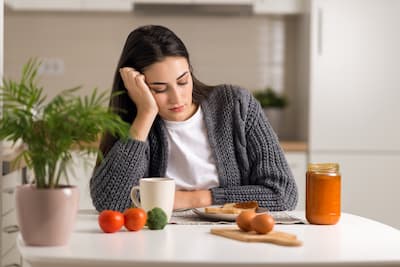 L'umore depresso si associa alla perdita di appetito